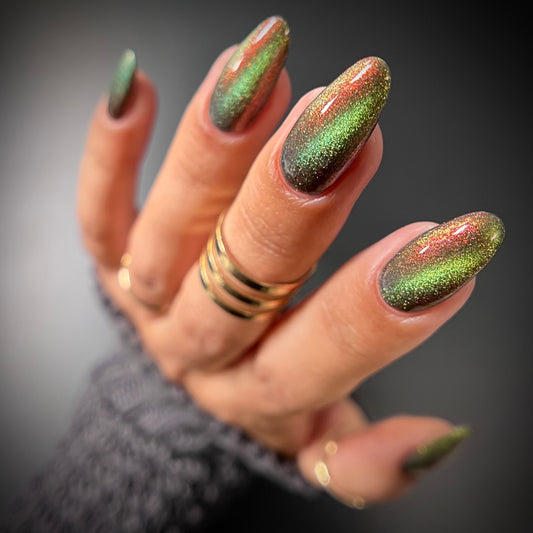 Mythical Fantasy - Multichrome Magnetic Exclusive